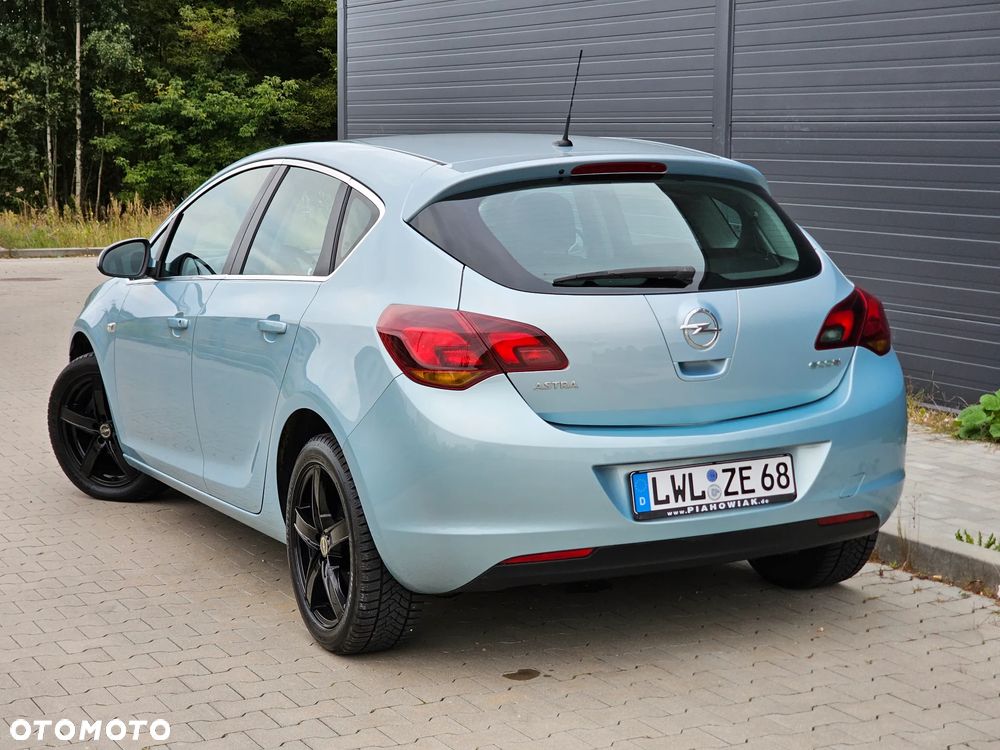 Opel Astra 1.4 ecoFLEX Cosmo - 36