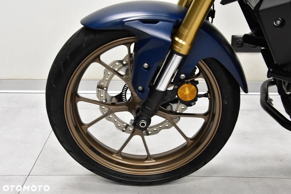 Honda CB - 32