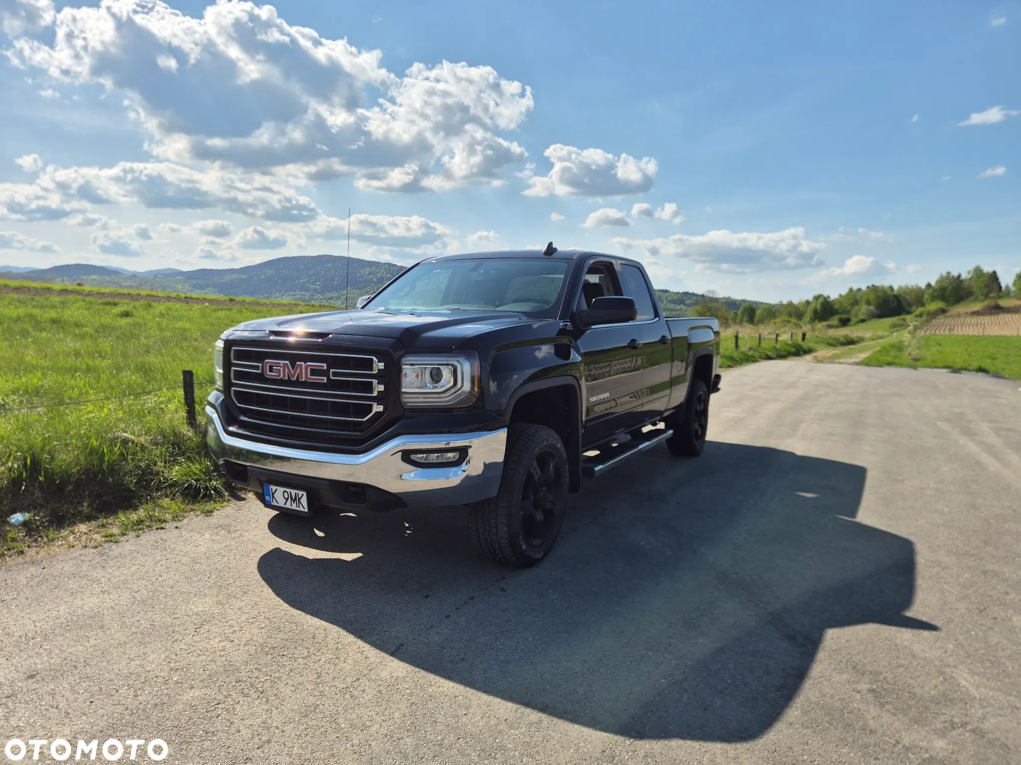 GMC Sierra - 1