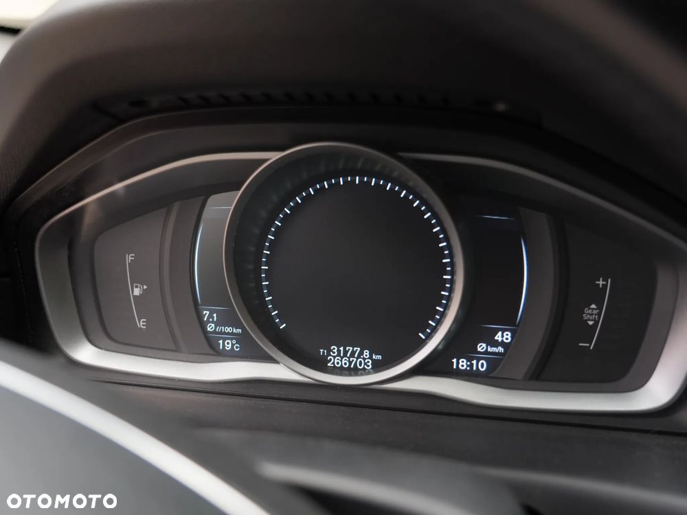 Volvo XC 70 D4 Drive-E Summum - 6