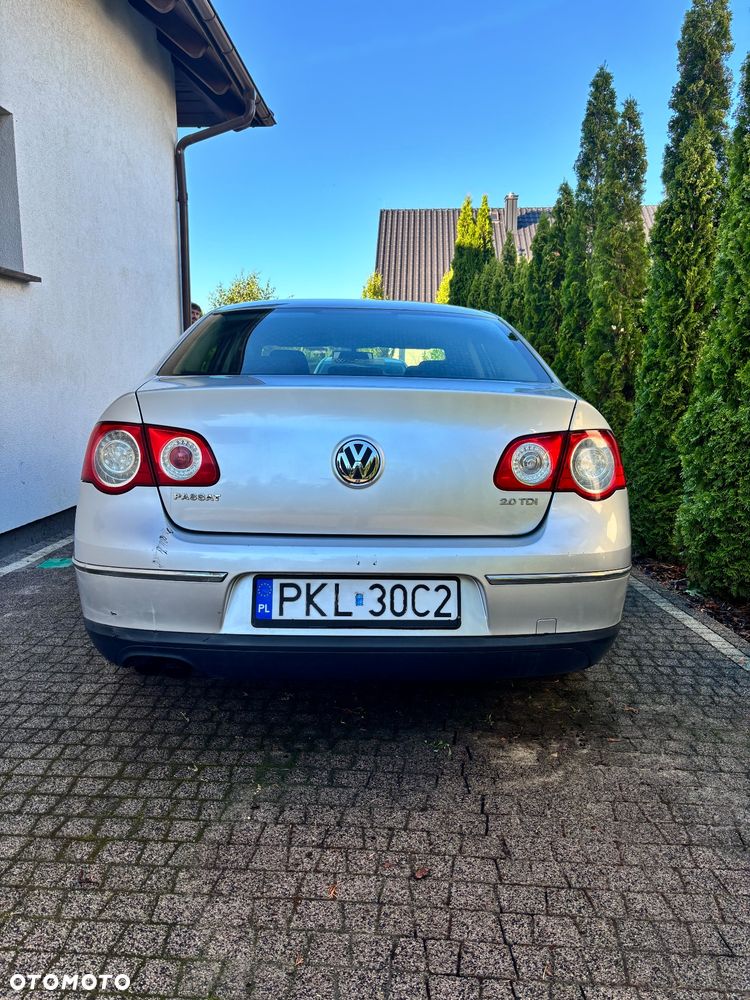 Volkswagen Passat 2.0 TDI Comfortline - 6