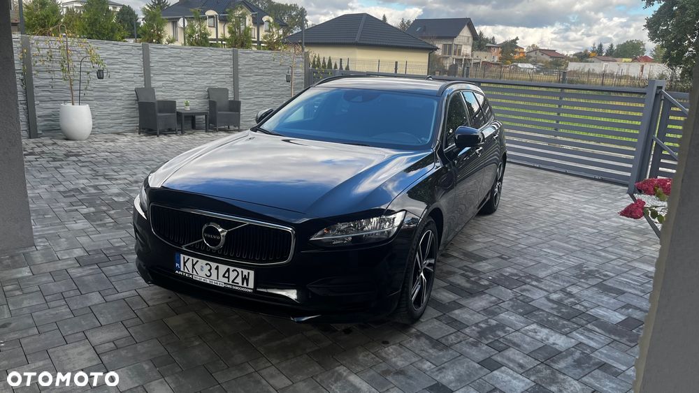 Volvo V90 D4 Momentum - 2
