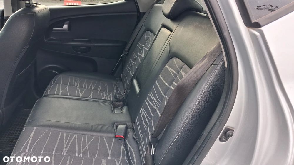 Kia Venga 1.4 CRDi L - 13