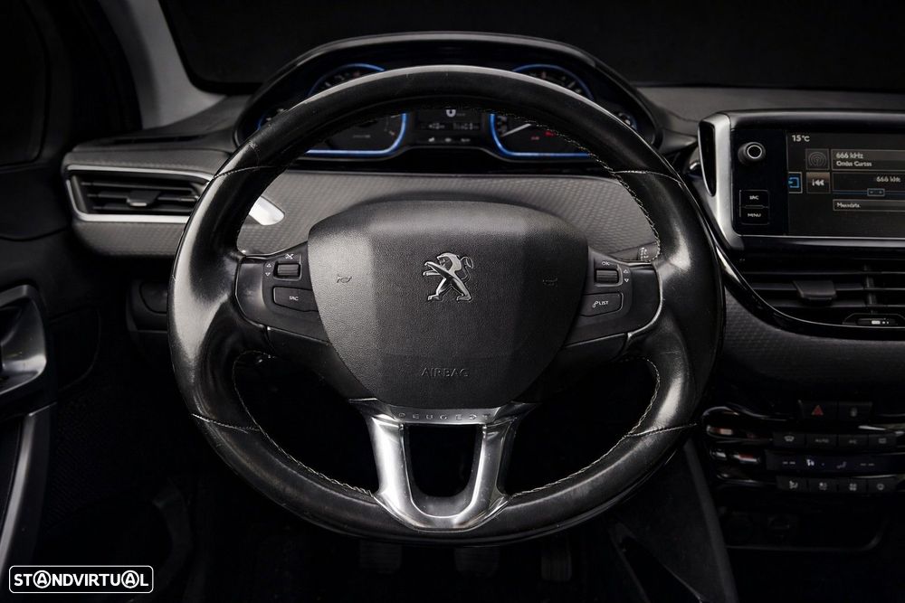 Peugeot 2008 1.2 PureTech Allure - 11