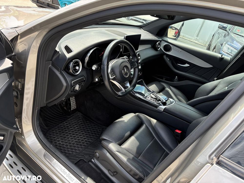Mercedes-Benz GLC 300 4MATIC 9G-TRONIC AMG Line - 7