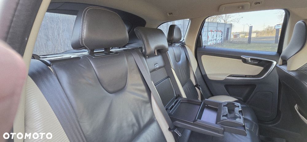 Volvo XC 60 D4 RDesign - 14