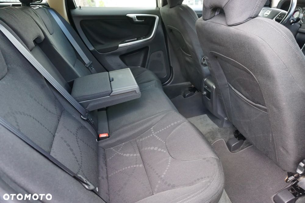 Volvo XC 60 D4 Kinetic - 14
