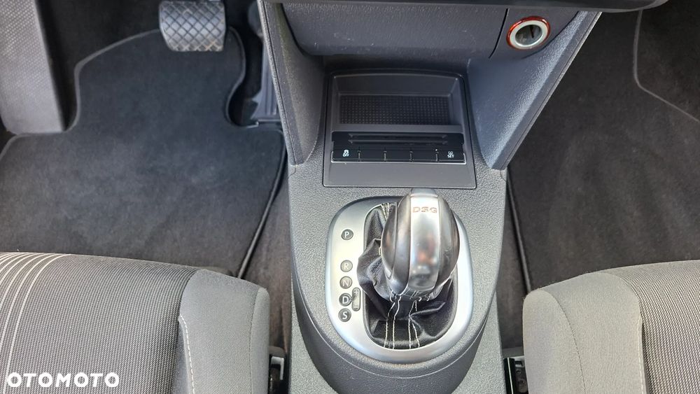 Volkswagen Touran 2.0 TDI DPF BlueMotion Technology DSG MATCH - 34