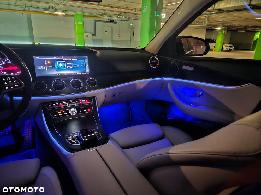 Mercedes-Benz Klasa E 220 d 4-Matic 9G-TRONIC - 16