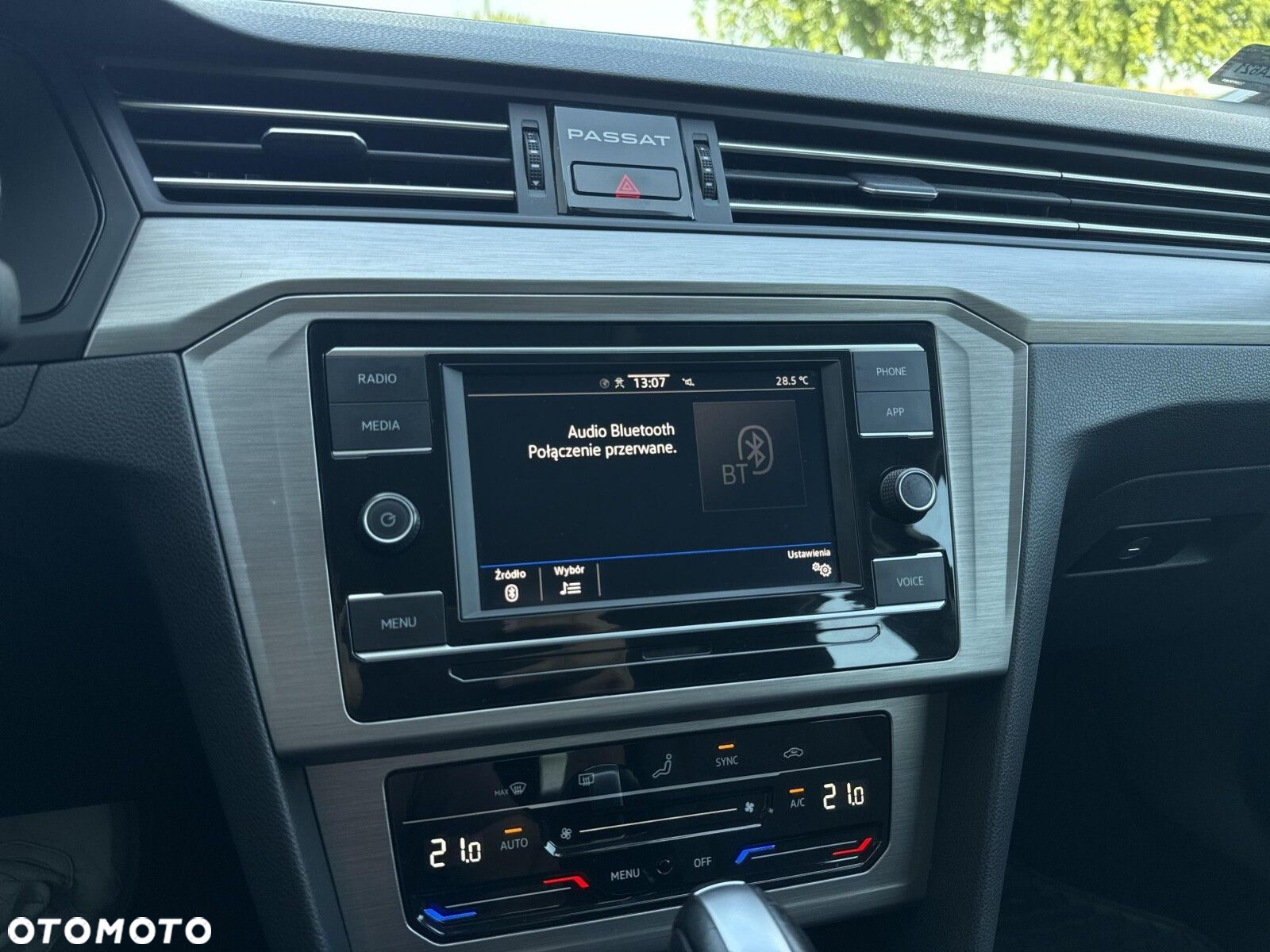 Volkswagen Passat - 21
