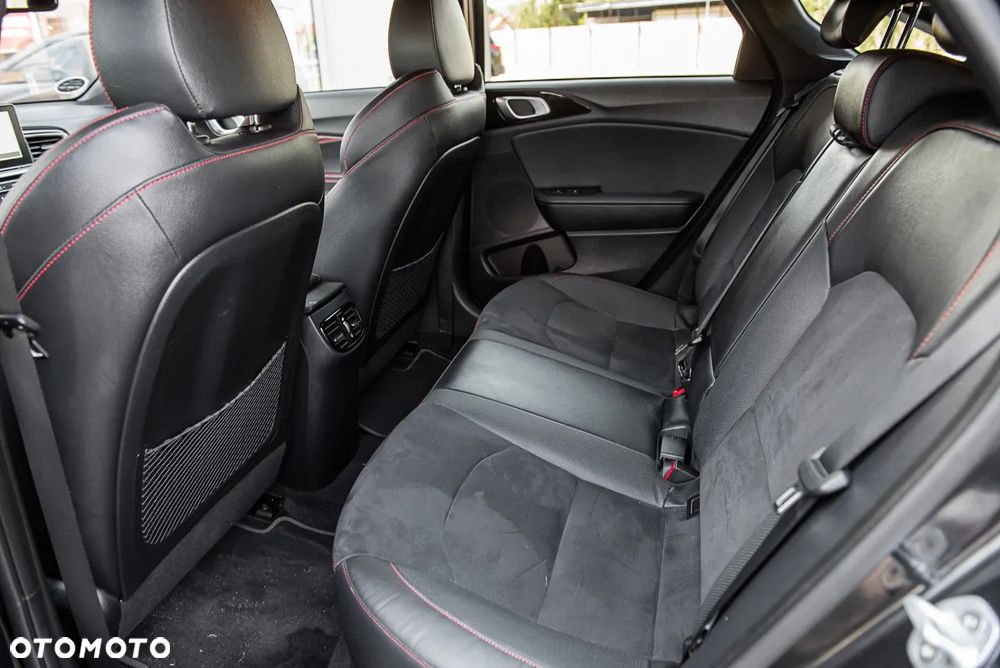 Kia ProCeed 1.6 T-GDI GT - 31