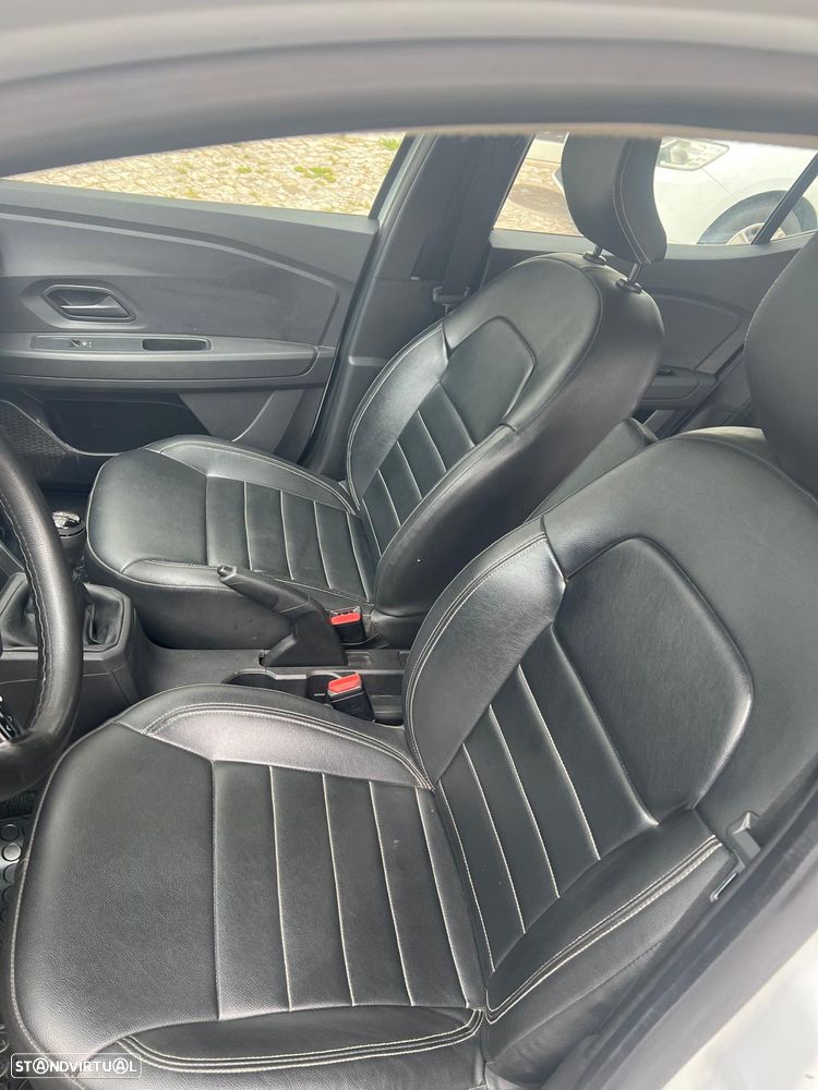 Dacia Sandero - 8