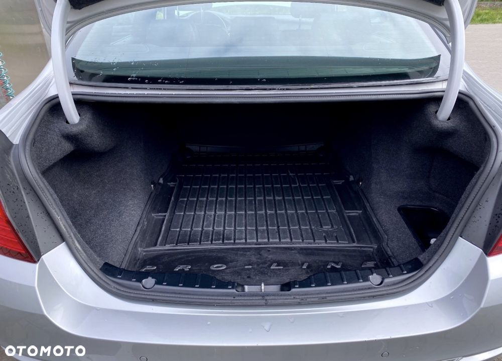 BMW Seria 5 520d xDrive - 17