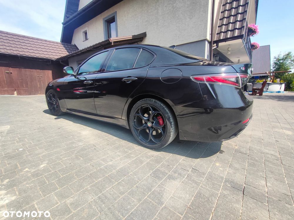 Alfa Romeo Giulia 2.0 Turbo 16V AT8-Q4 Veloce Ti - 19