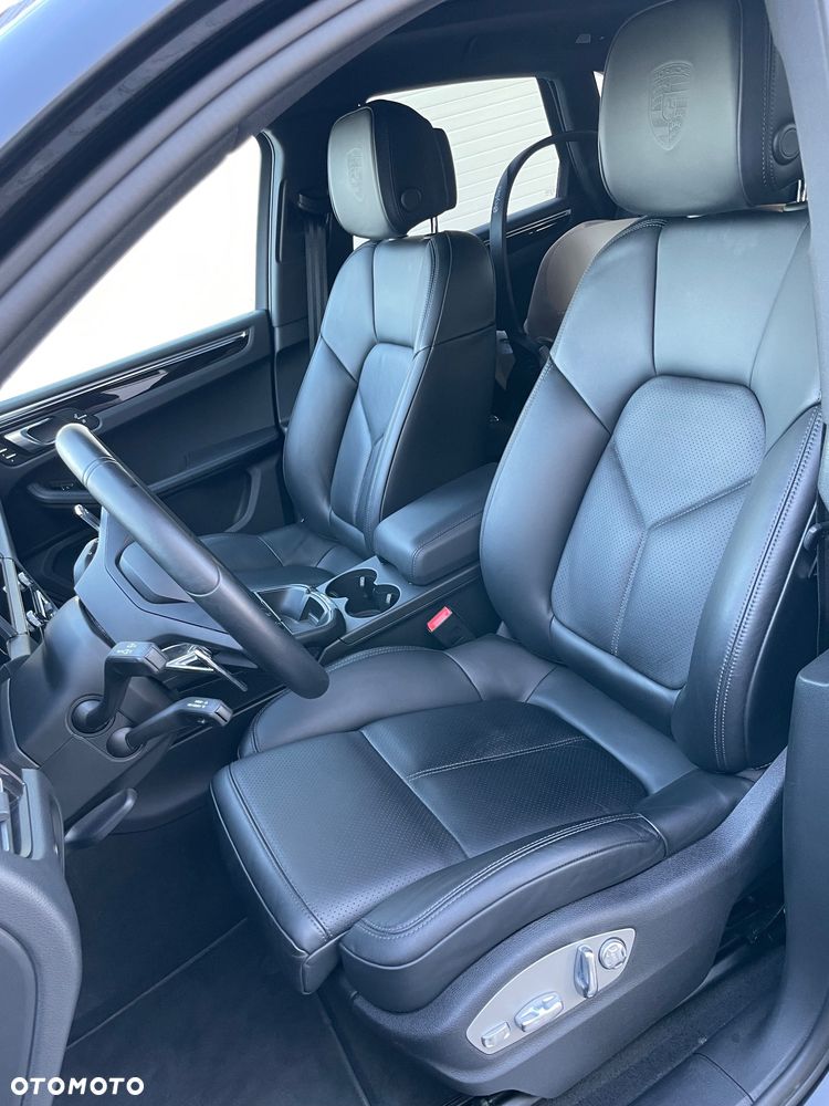 Porsche Macan S - 25
