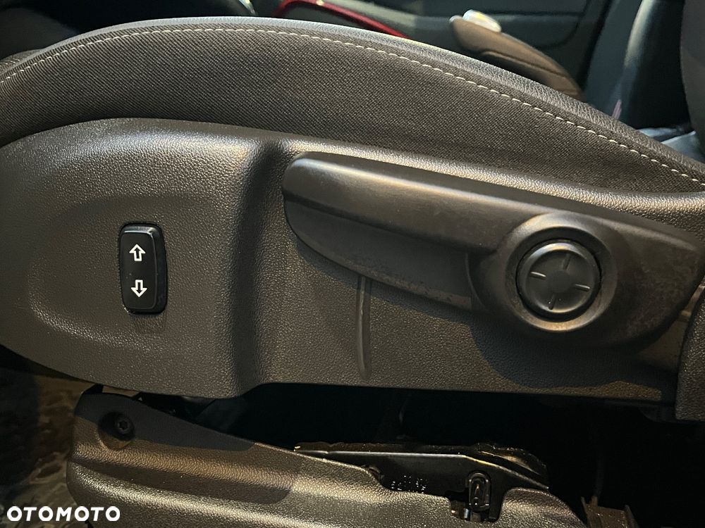 Opel Crossland 1.2 T GS Line - 33