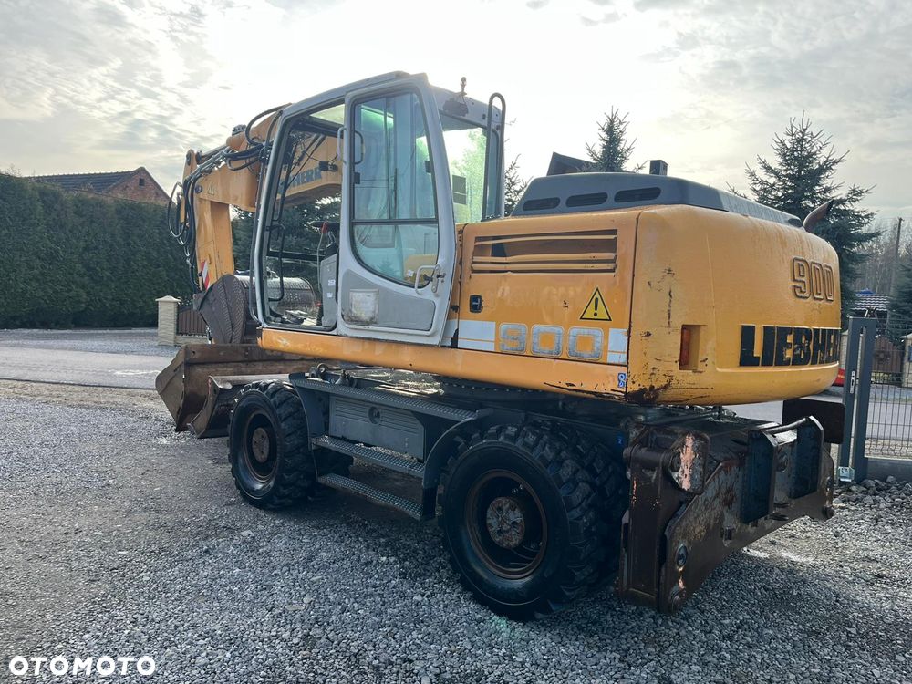 Liebherr A 900 C / 2007 / 10800 godzin / 2 łyżki / pług / podpory ? Import Francja - 4