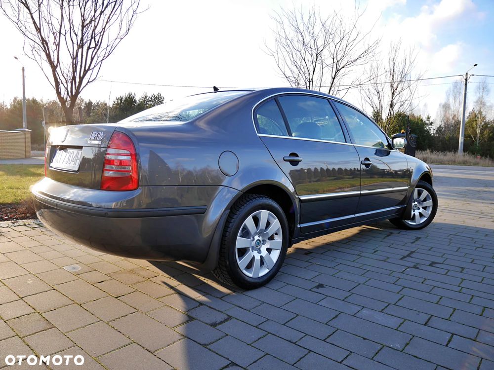 Skoda Superb 1.8T Elegance - 4