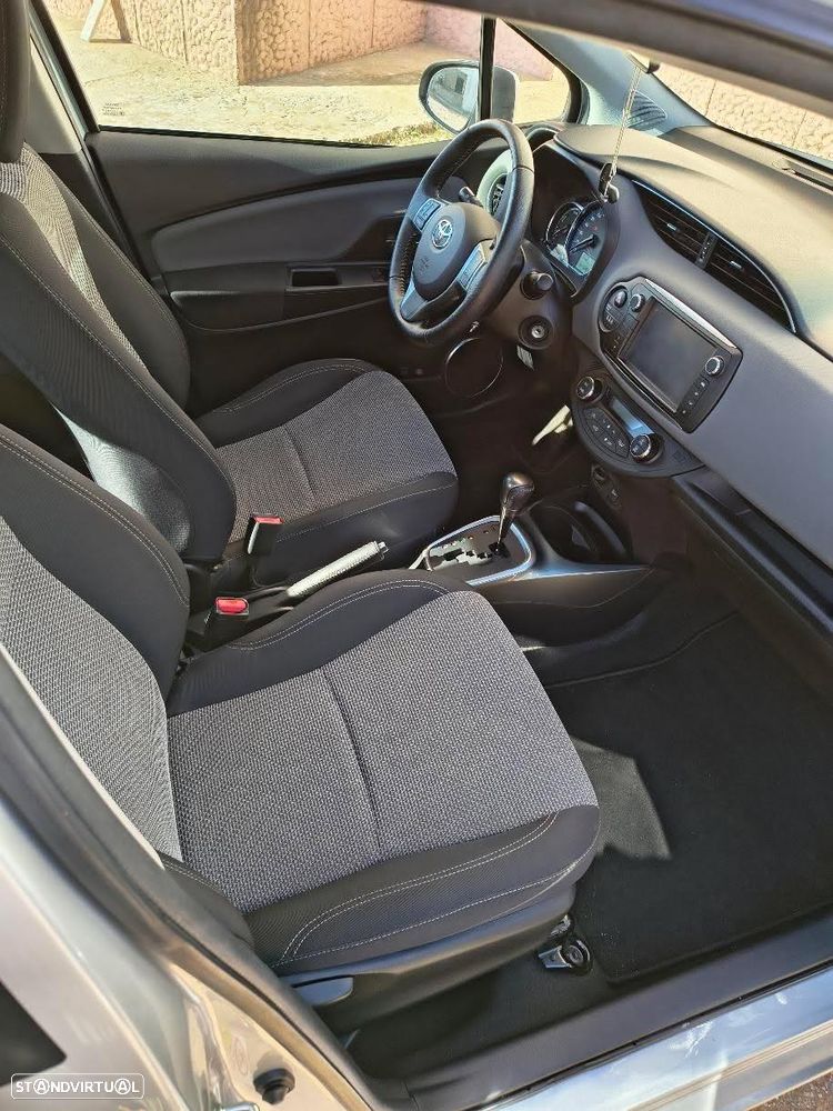Toyota Yaris 1.5 HSD Comfort+P.Style - 24