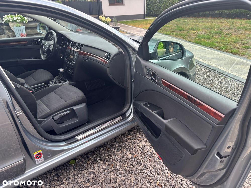 Skoda Superb 2.0 TDI Elegance DSG - 26