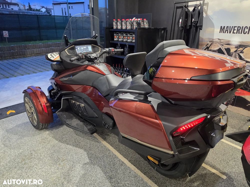 Can-Am Spyder - 2