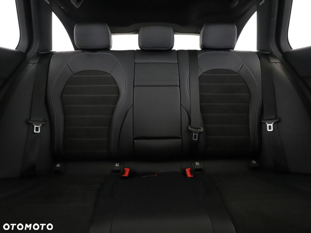 Mercedes-Benz Klasa C 200 4Matic 9G-TRONIC AMG Line - 19