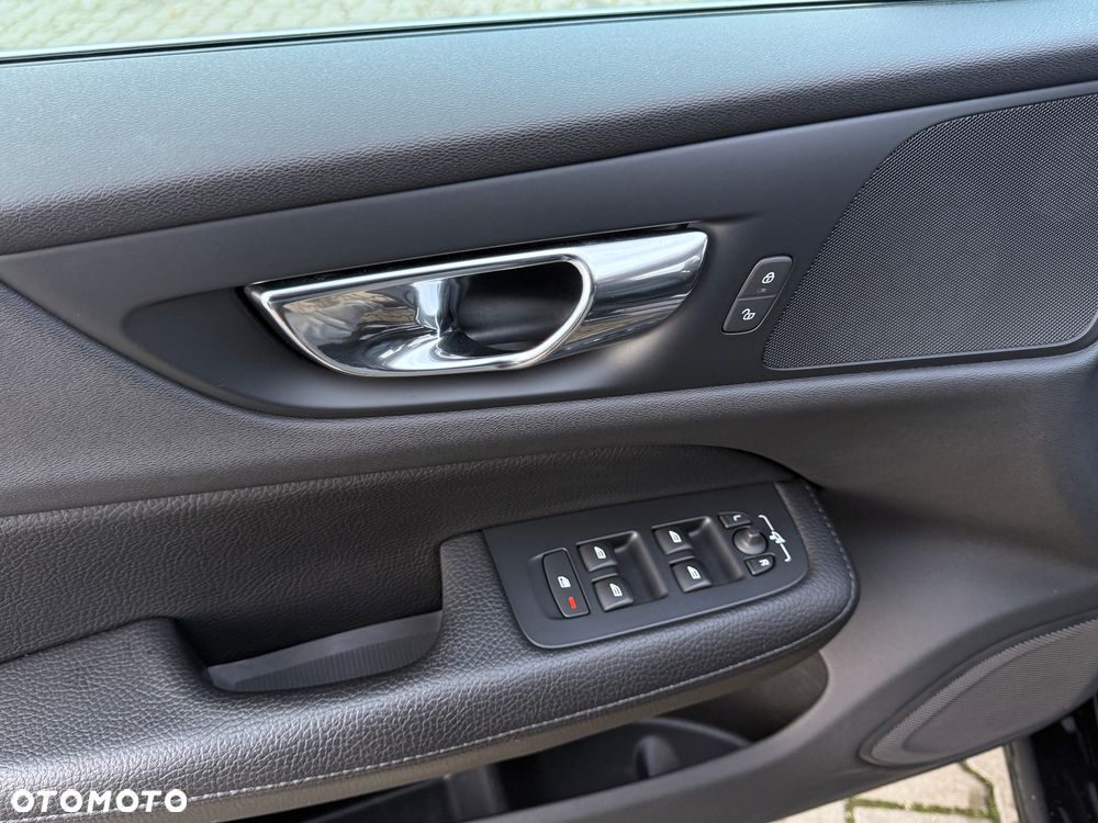 Volvo V60 D3 Drive-E Momentum - 19