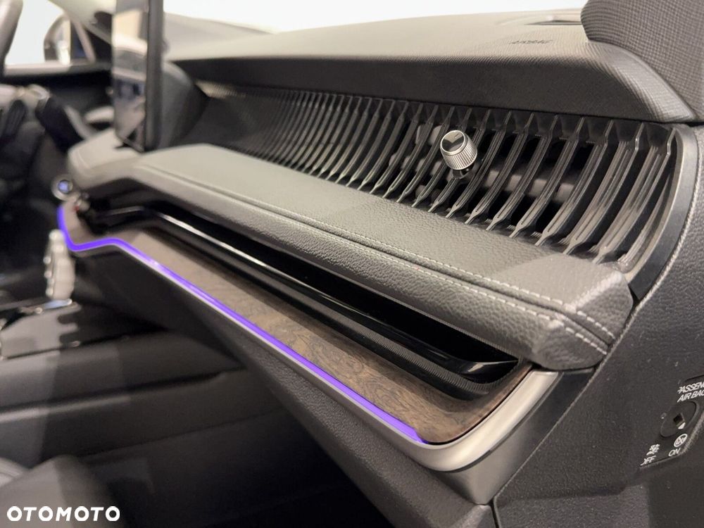 Skoda Superb 2.0 TDI SCR L&K DSG - 21