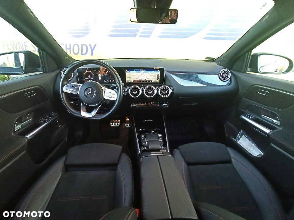 Mercedes-Benz GLA - 15