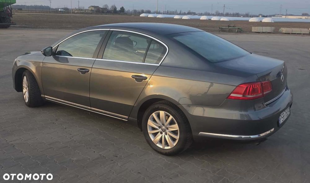 Volkswagen Passat 2.0 TDI Comfortline - 22