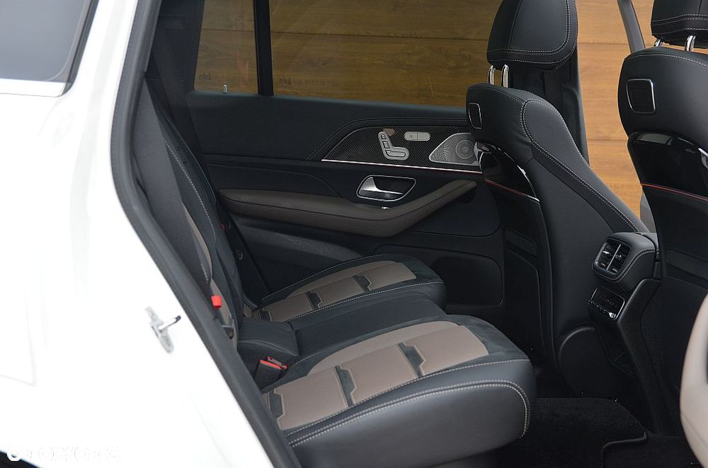 Mercedes-Benz GLS - 28