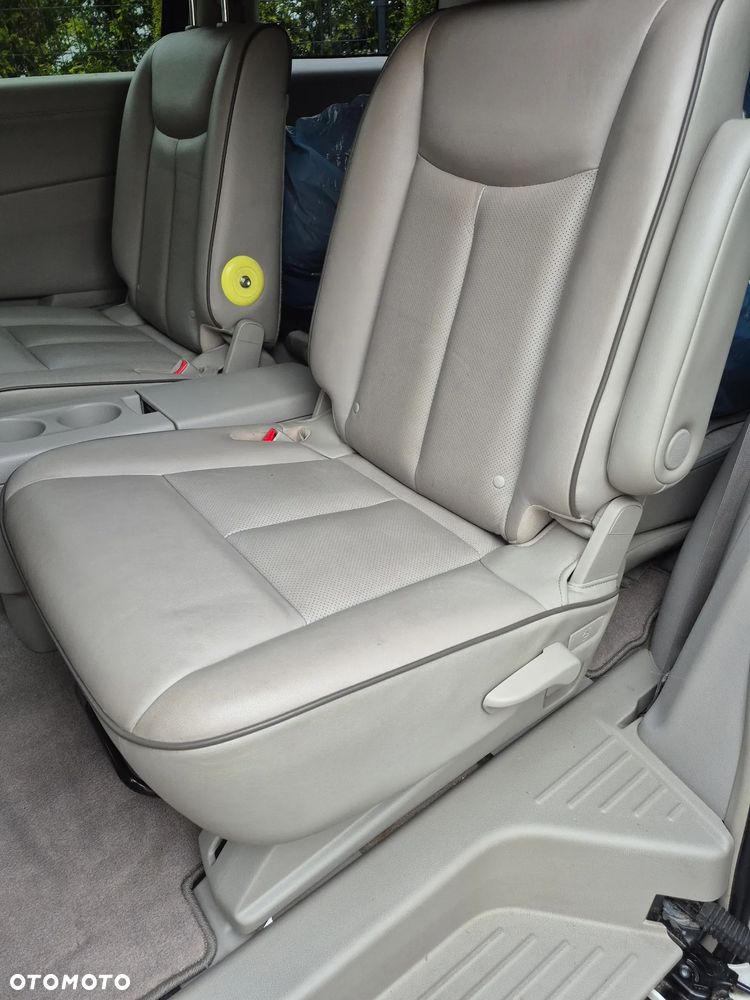 Nissan Quest - 8