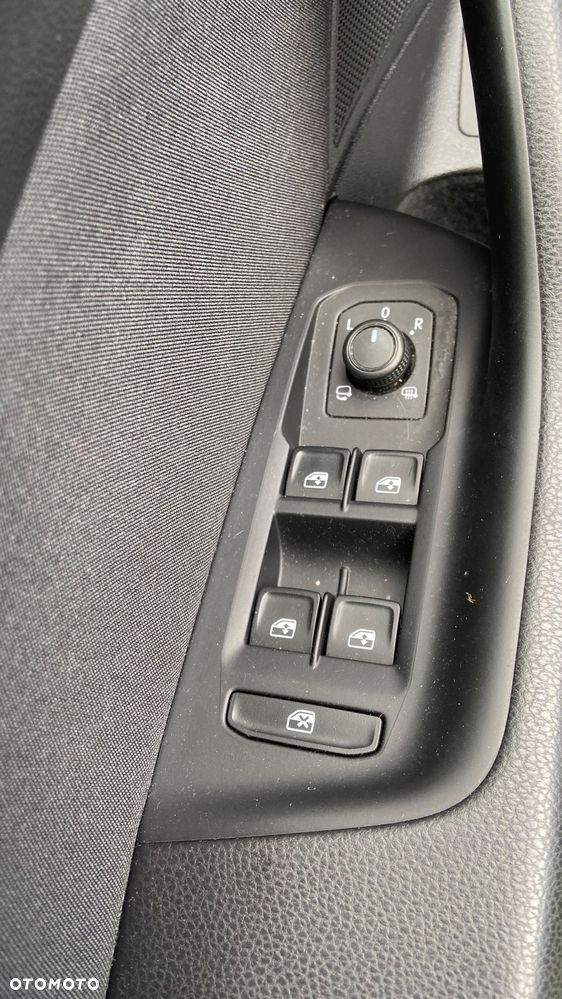 Volkswagen Passat Variant ver-variant-2-0-tdi-scr-business - 17