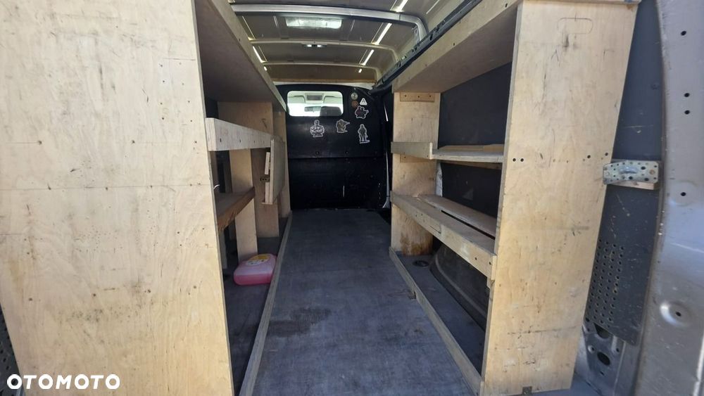Volkswagen Transporter - 10