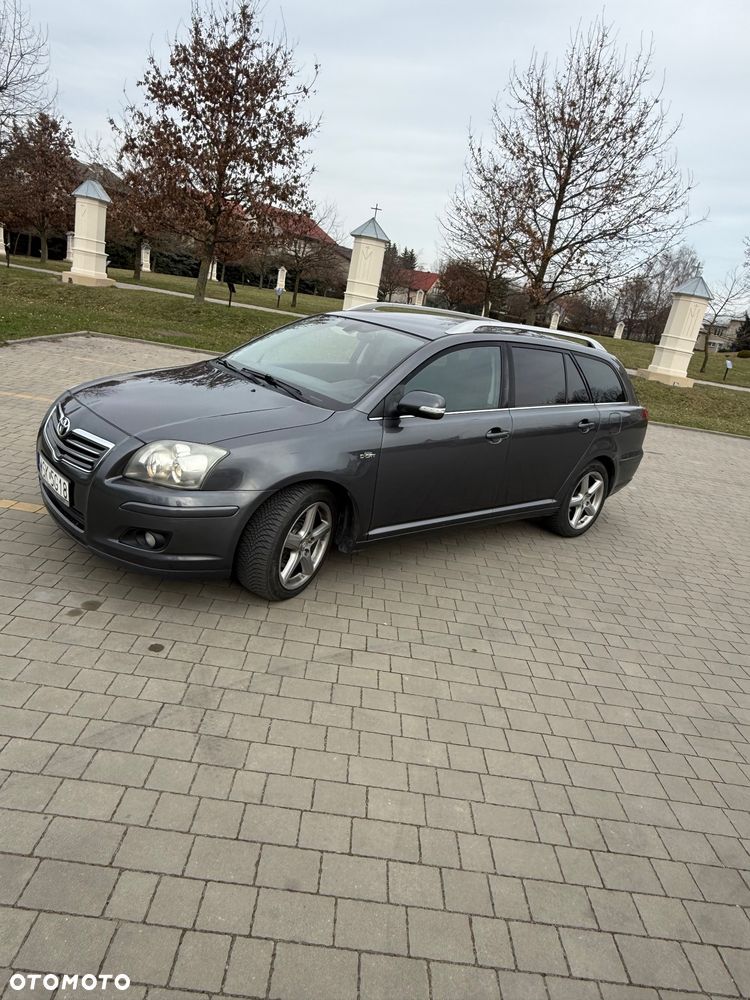 Toyota Avensis 2.2 D-CAT Team - 18