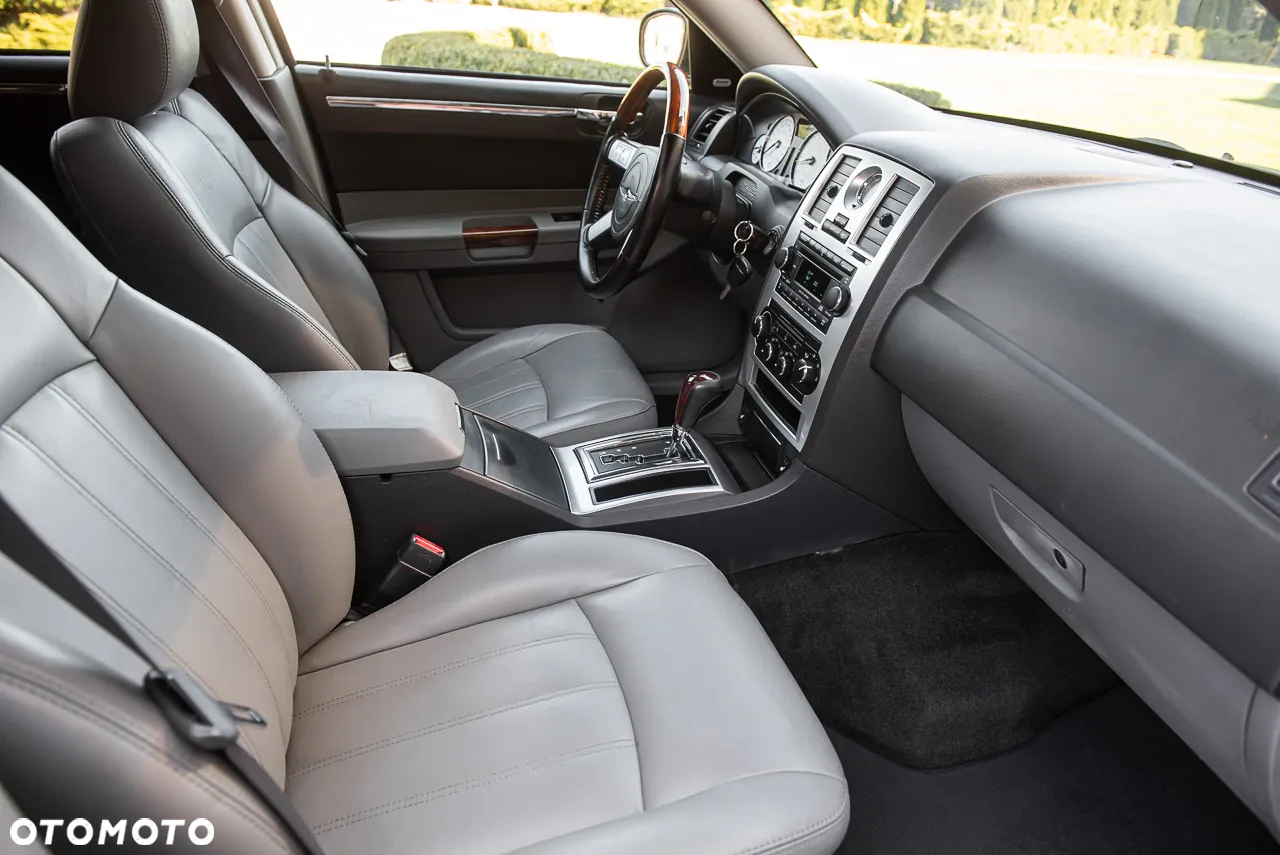 Chrysler 300C 5.7 V8 Hemi AWD - 20