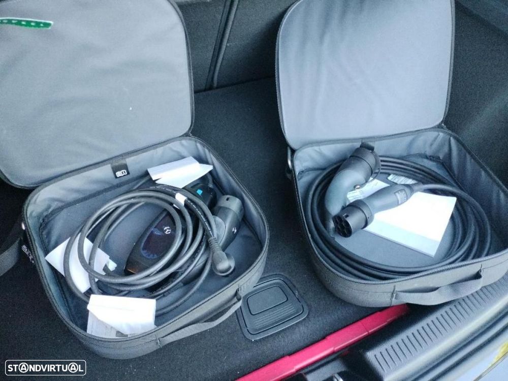 Mercedes-Benz A 250 e - 3