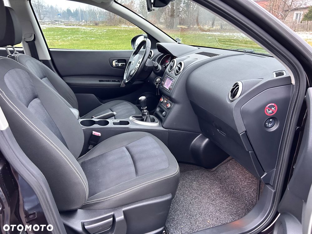 Nissan Qashqai 2.0 dCi DPF tekna - 24