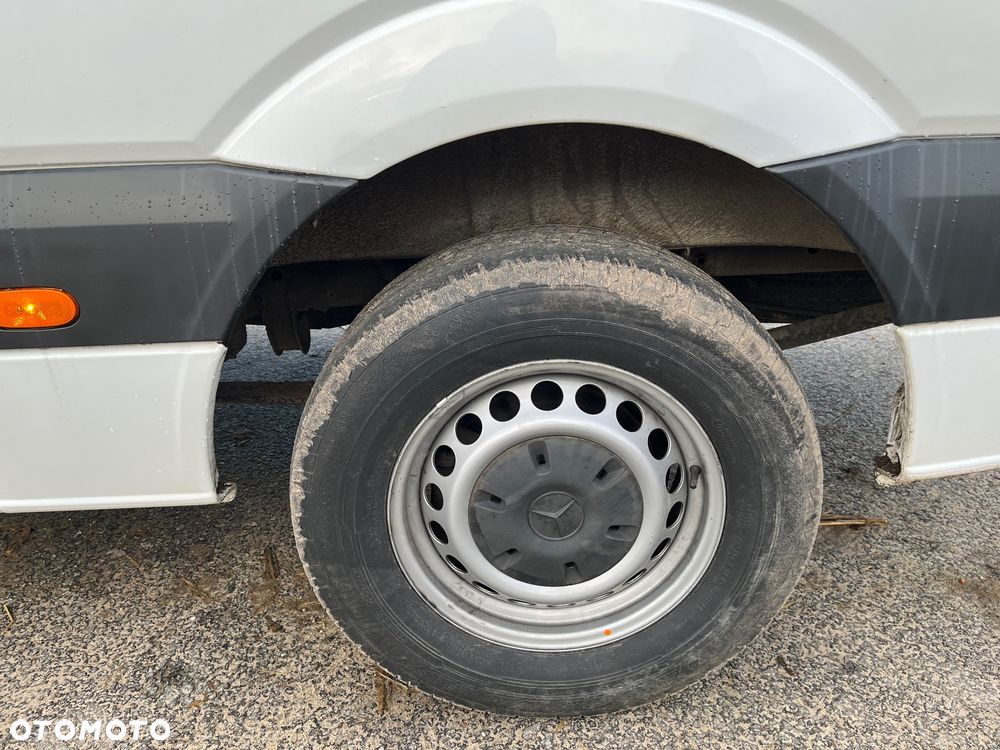 Mercedes-Benz Sprinter - 14