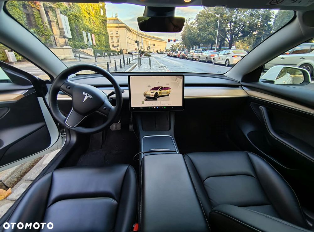 Tesla Model 3 - 14