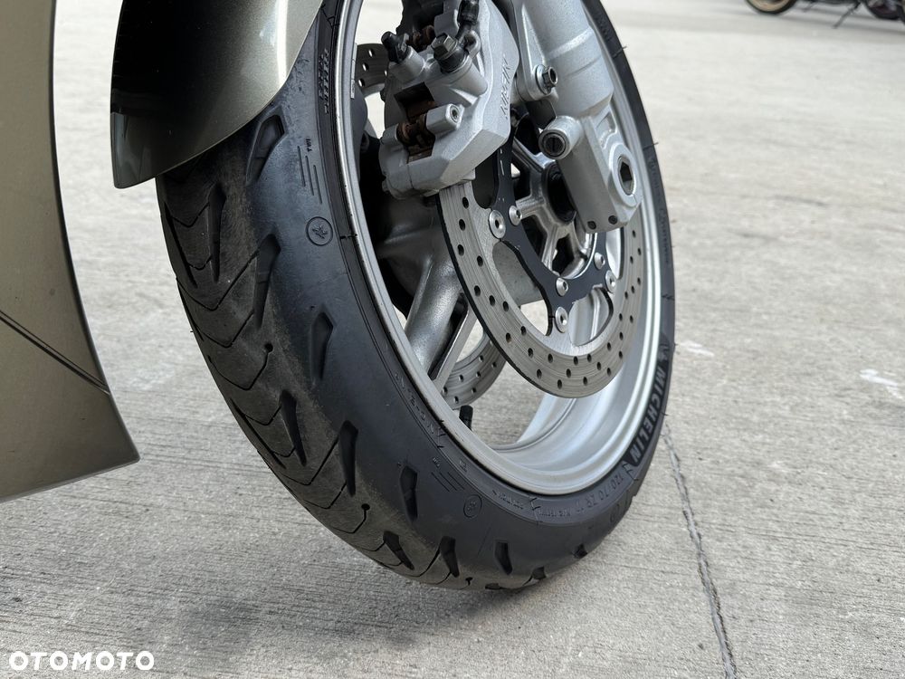 Yamaha FJR - 23