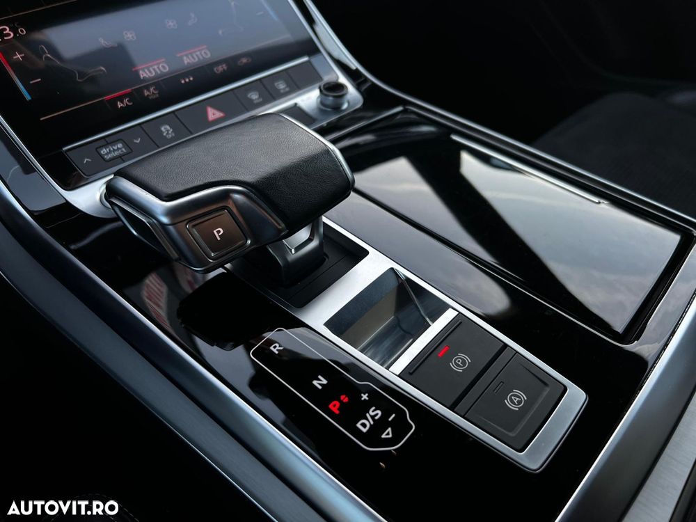 Audi Q8 55 TFSIe quattro tiptronic - 13