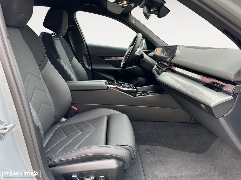 BMW i5 eDrive40 Pack Desportivo M - 14