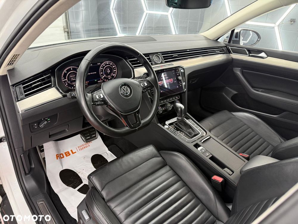 Volkswagen Passat Alltrack 2.0 TDI SCR 4Motion DSG - 24