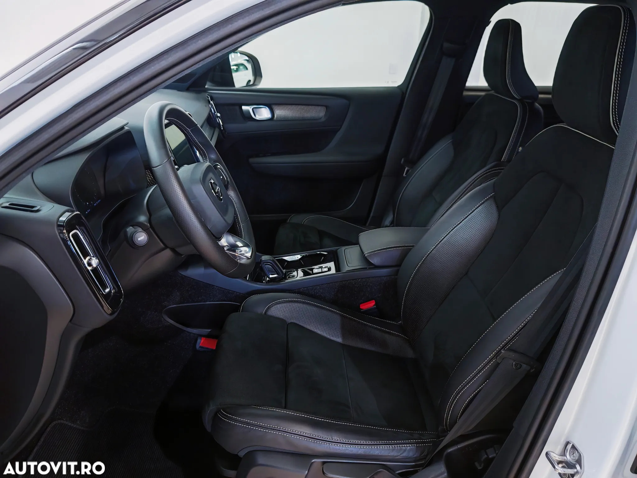 Volvo XC 40 T3 R-Design - 8