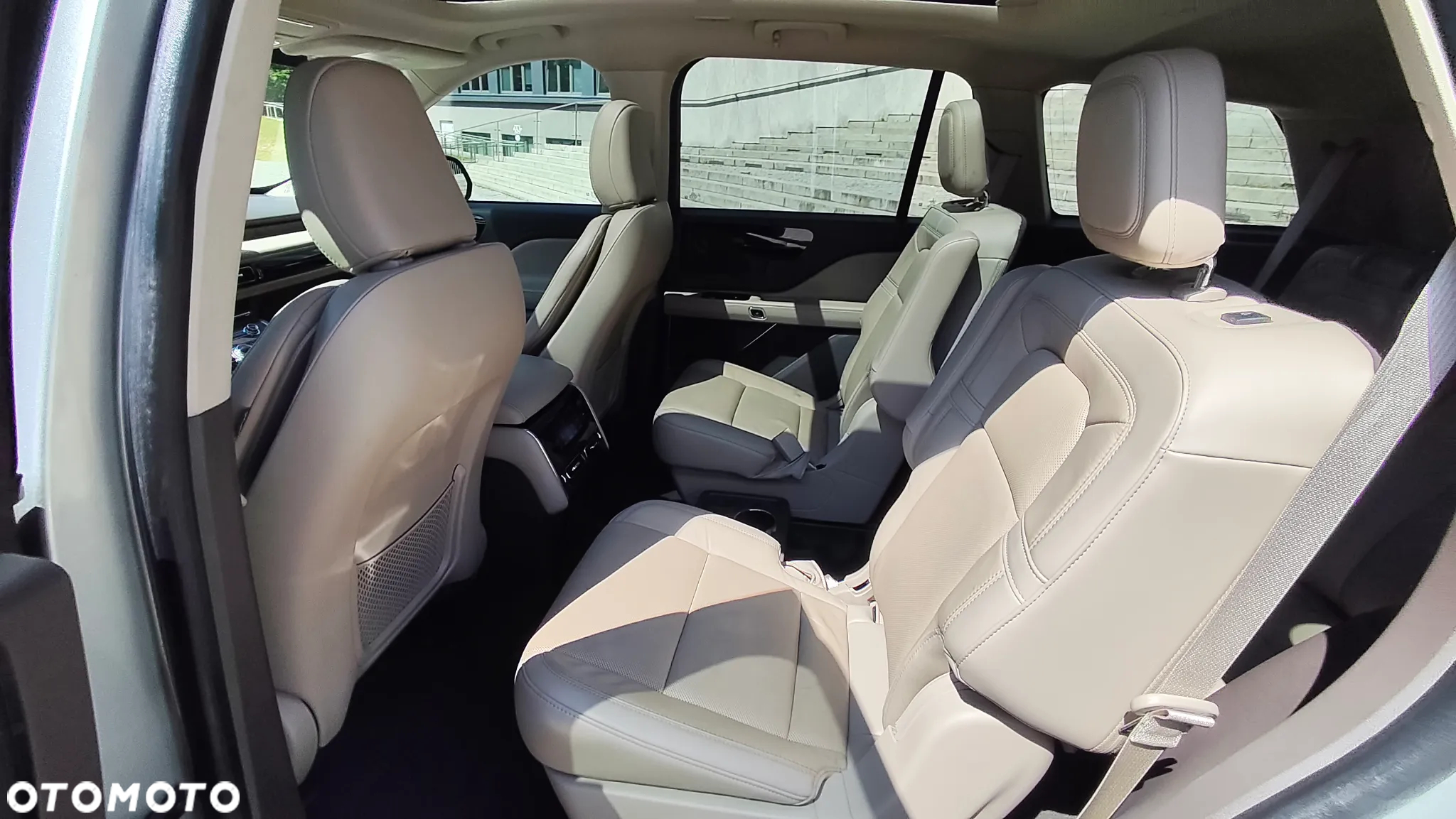 Lincoln Aviator - 33