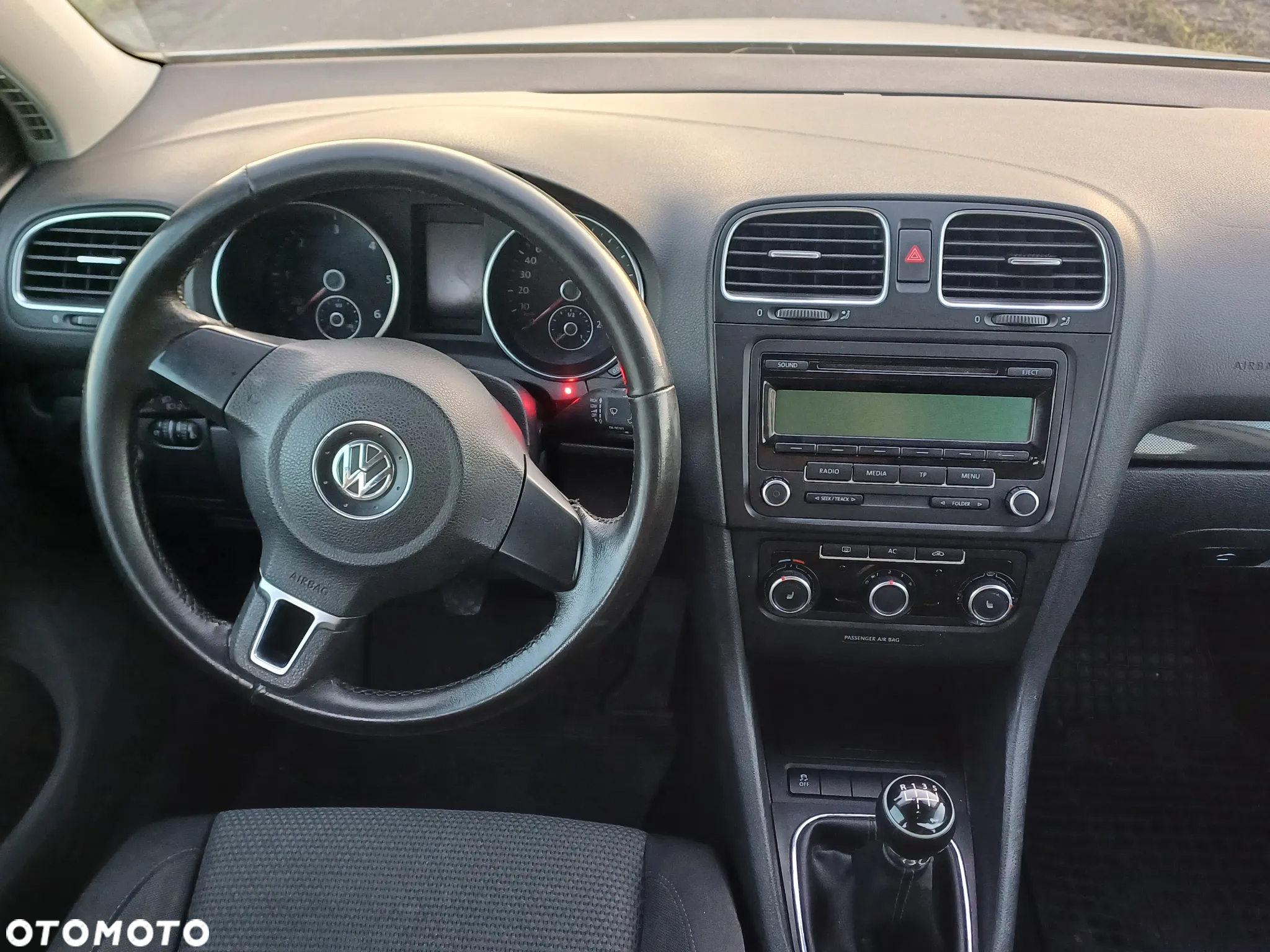 Volkswagen Golf - 10