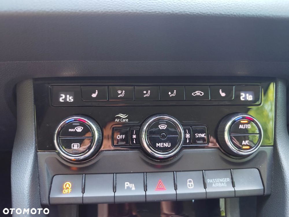 Skoda Karoq 1.5 TSI ACT 4x2 Style DSG - 17