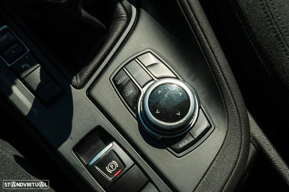 BMW X1 sDrive18d Sport Line - 19