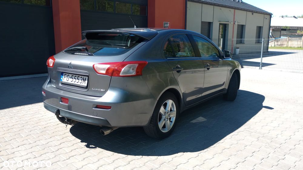 Mitsubishi Lancer 1.5 Invite - 11